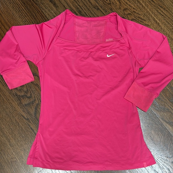 Nike Dri Fit Pink Top size Med - Picture 1 of 11